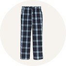 Un pantalon de pyjama à carreaux.