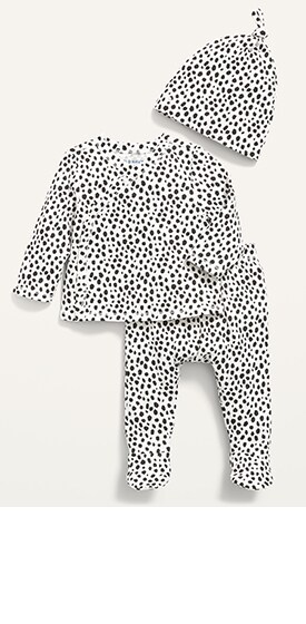 Image displays unisex 3 piece layette set for baby.