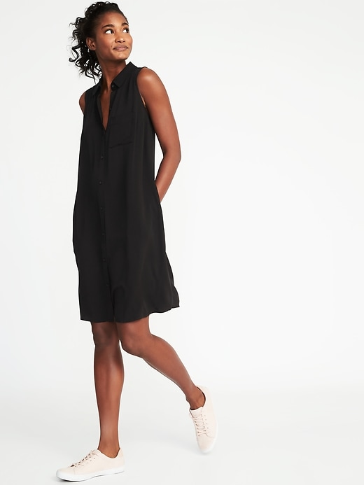 Black sleeveless swing dress hotsell