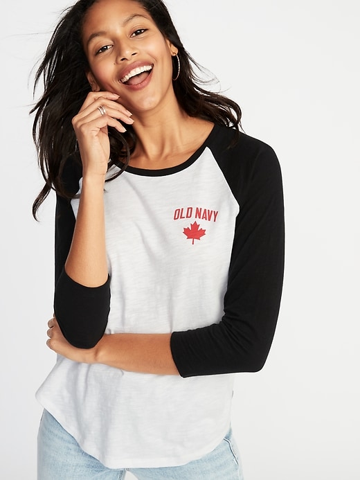 L'image numéro 1 présente T-shirt en tricot grège à logo à manches raglan pour femme
