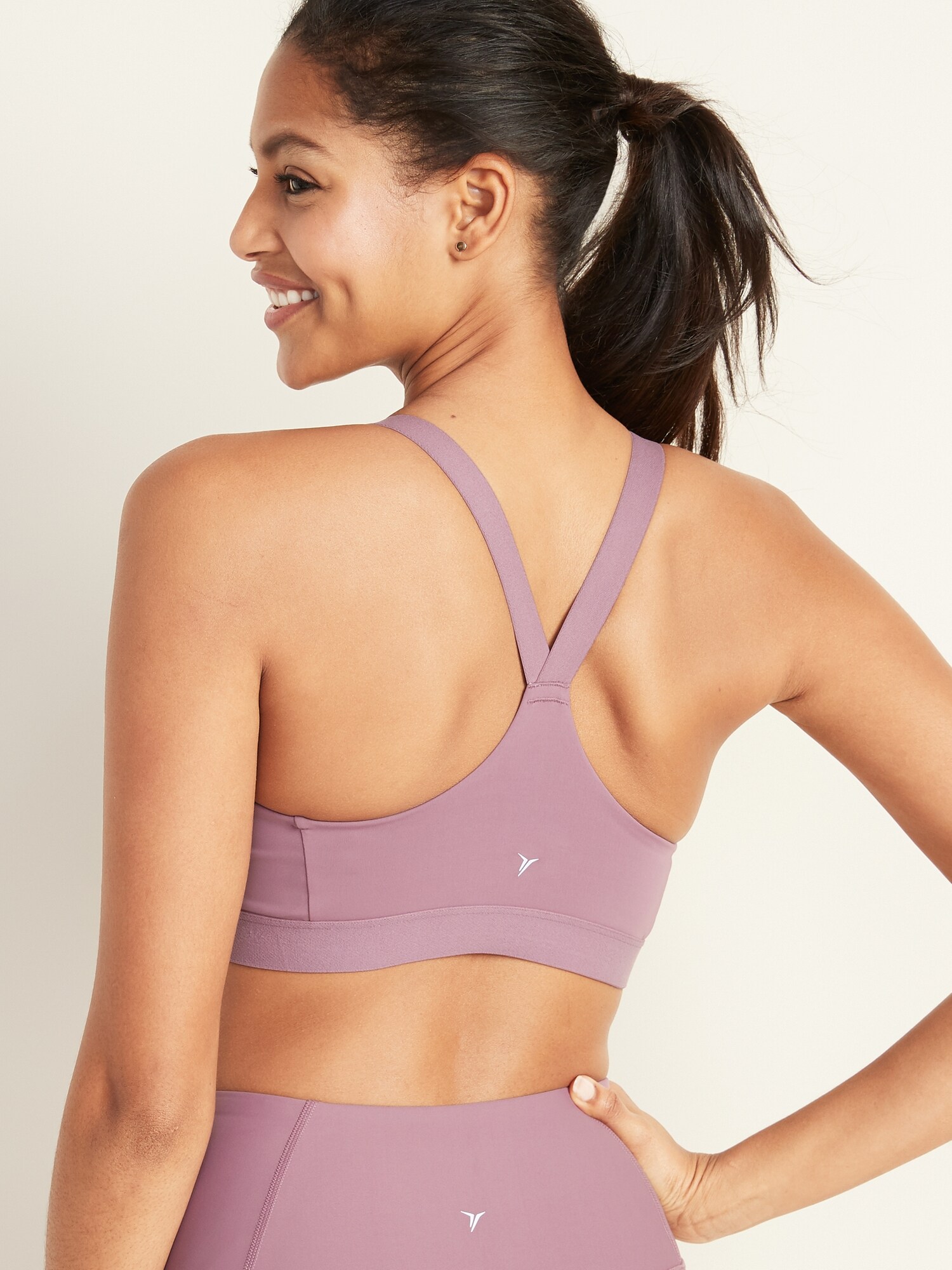 stretchy sports bra