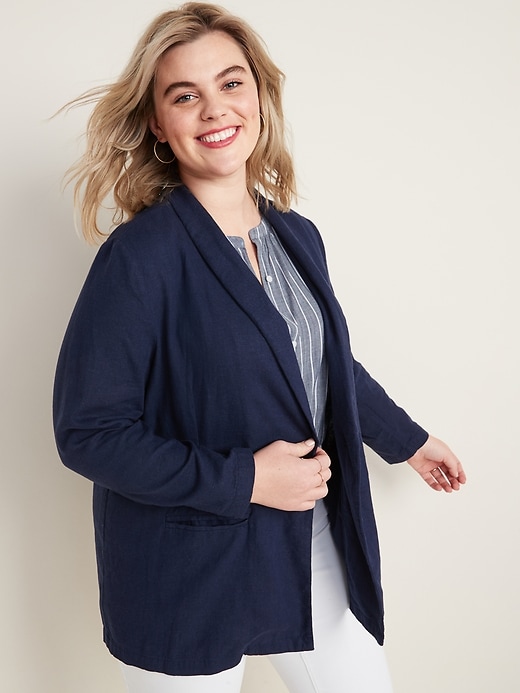 Old Navy Linen-Blend Plus-Size Blazer. 1