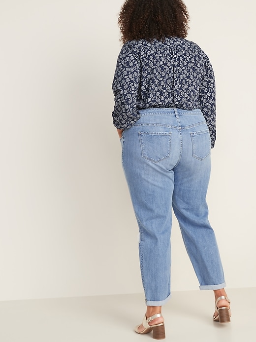 Image number 2 showing, Mid-Rise Plus-Size Boyfriend Straight Distressed Jeans