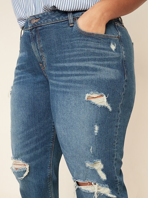 Image number 4 showing, Mid-Rise Plus-Size Boyfriend Straight Distressed Jeans