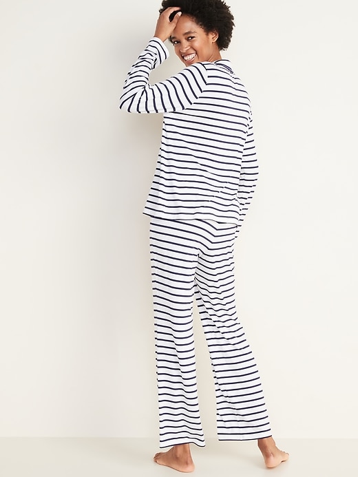 L'image numéro 2 présente Pyjama à imprimé pour femme