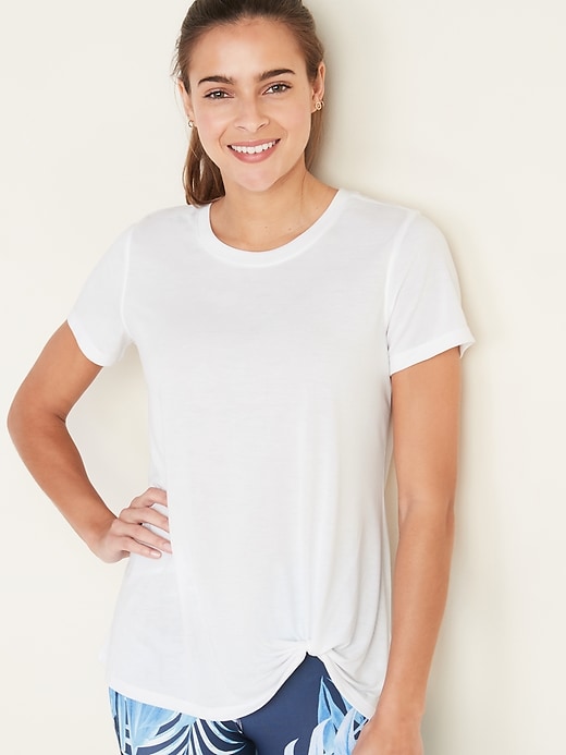 L'image numéro 1 présente T-shirt de performance léger avec ourlet torsadé pour femme