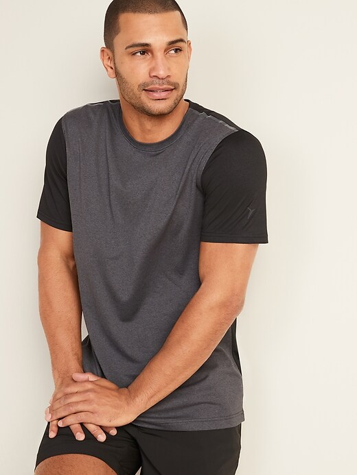 L'image numéro 1 présente T-shirt Core Go-Dry Cool à contrôle des odeurs à couleurs contrastantes pour homme