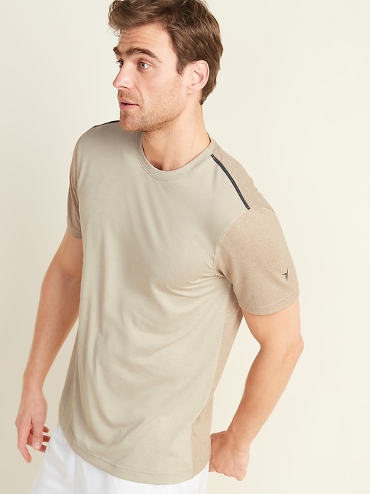 Voir une image plus grande du produit 1 de 1. T-shirt Core Go-Dry Cool à contrôle des odeurs à couleurs contrastantes pour homme