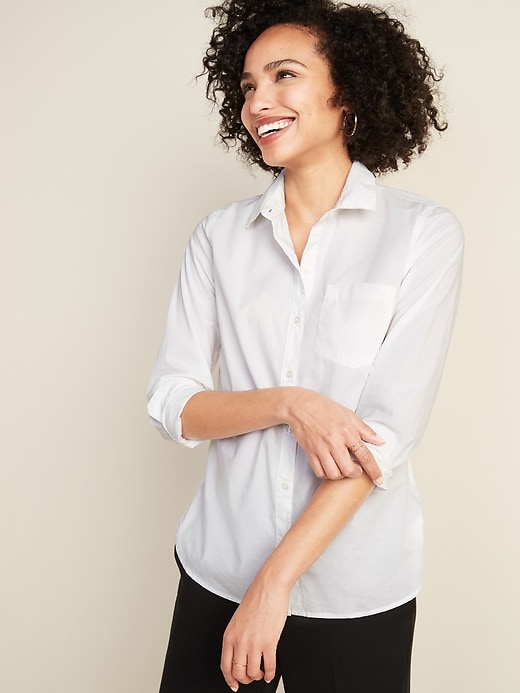 L'image numéro 1 présente Chemise décontractée classique Toujours-blanc pour femme