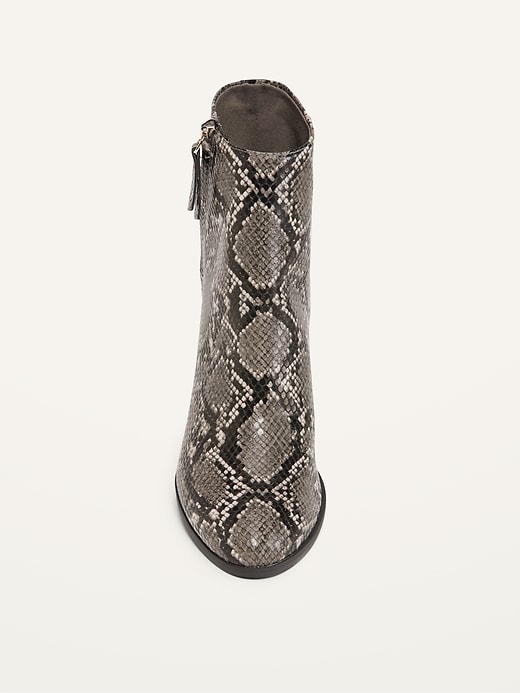 L'image numéro 2 présente Bottines en fausse peau de serpent à talon monobloc avec glissière sur le côté pour femme