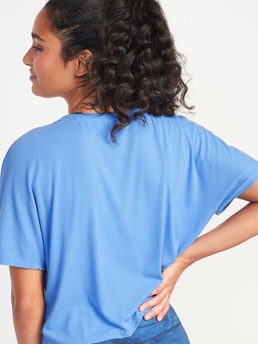 L'image numéro 2 présente Haut UltraLite Performance en tricot côtelé à ourlet noué pour femme