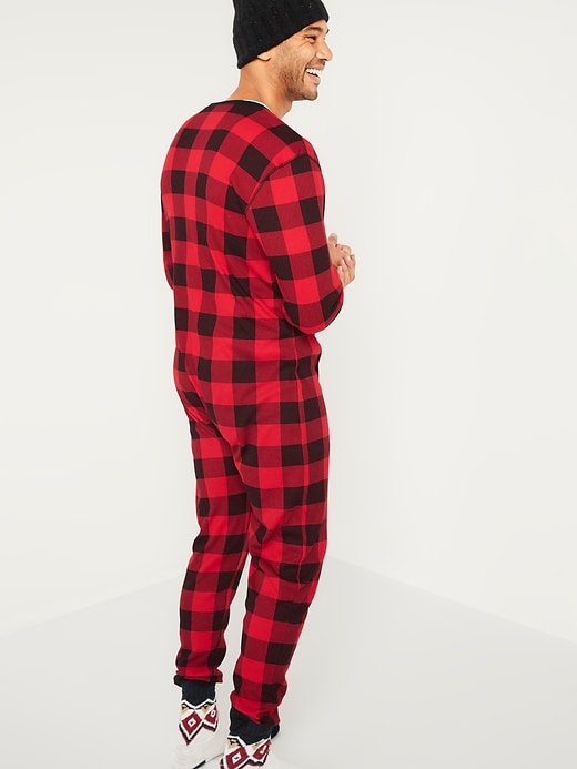 L'image numéro 2 présente Pyjama une-pièce en tricot gaufré au fini soyeux pour homme