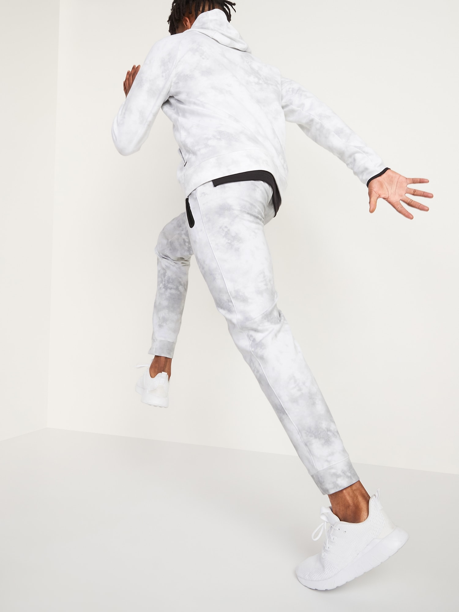 old navy dynamic fleece joggers