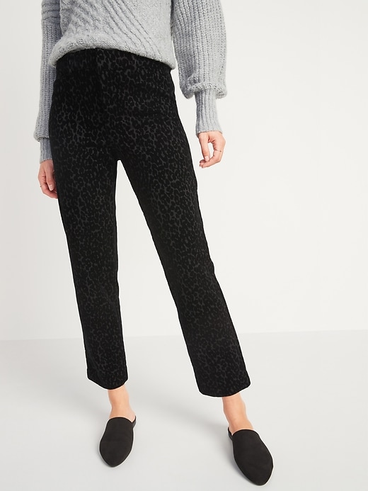 L'image numéro 1 présente Tout nouveau pantalon Pixie droit, à la cheville, taille haute, imprimé léopard floqué pour femme