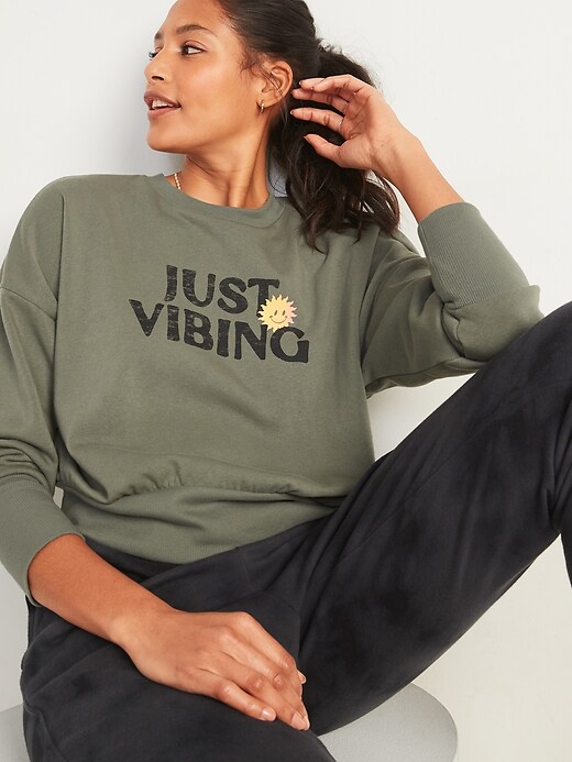 Image number 1 showing, Loose Graphic Cropped Crew-Neck Sweatshirt