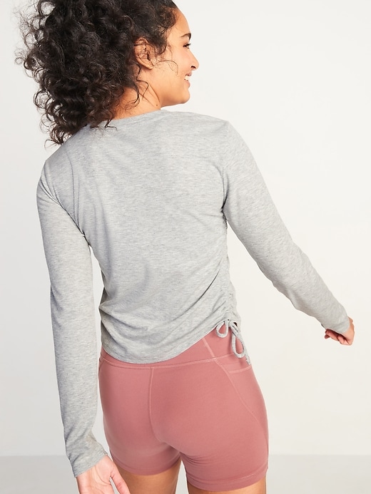 L'image numéro 7 présente Haut en tricot côtelé UltraLite à manches longues cintré sur les côté pour Femme
