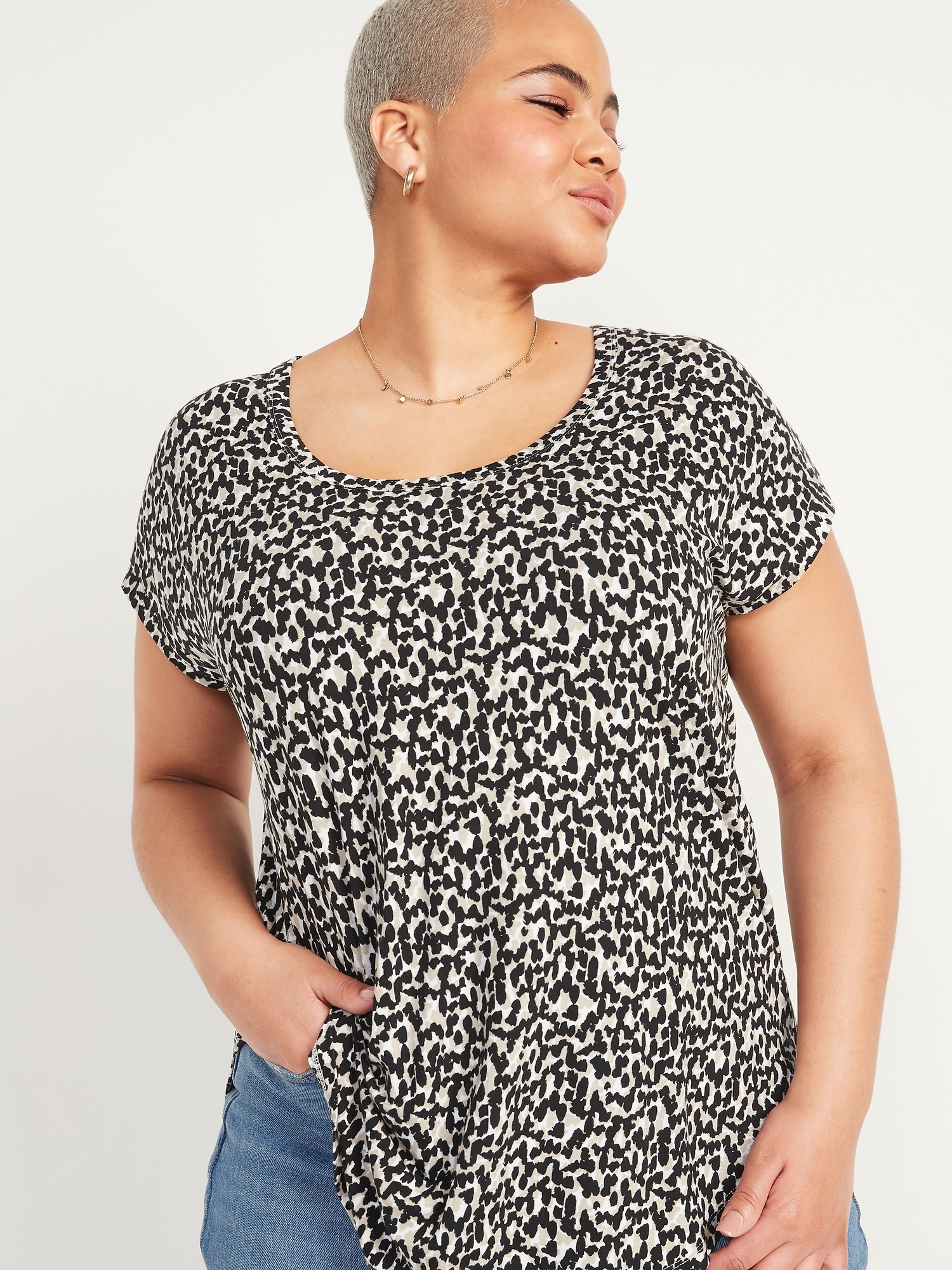 old navy scoop neck tee