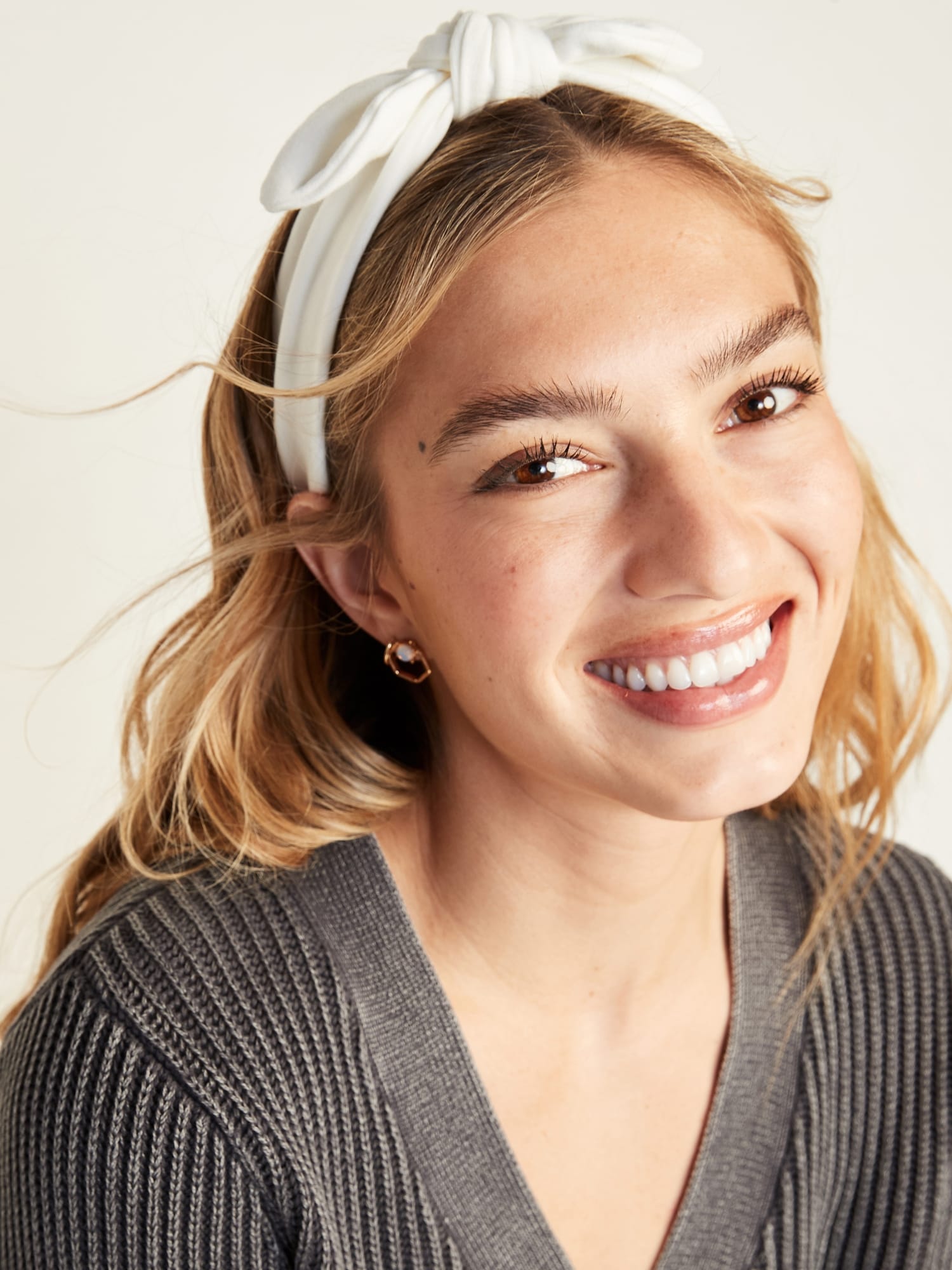 Old Navy Soft-Knit Bow-Tie Headband for Women white. 1