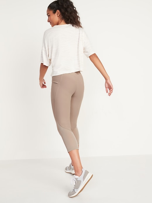 L'image numéro 7 présente Legging de course court Powersoft à taille haute pour Femme