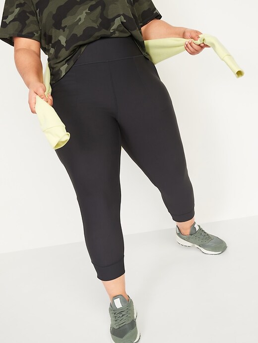 L'image numéro 1 présente Pantalon de jogging court Powersoft à taille haute, taille forte