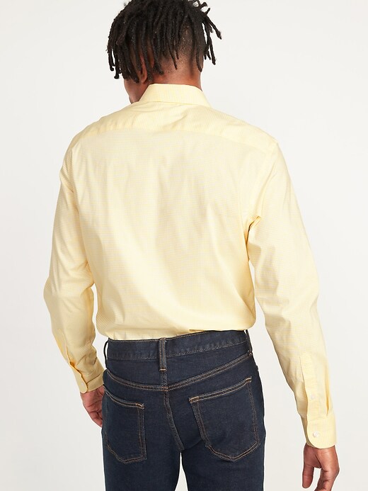 L'image numéro 2 présente Chemise habillée Performance Pro Signature, nouvelle coupe étroite pour homme