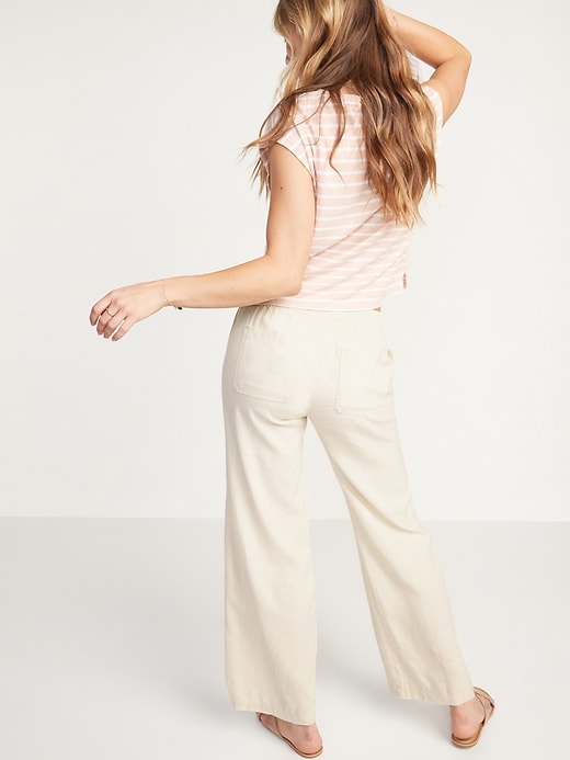 L'image numéro 2 présente Pantalon en mélange de lin de taille moyenne pour femme