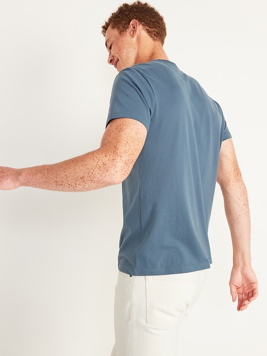L'image numéro 2 présente T-shirt ras du cou au fini soyeux pour homme
