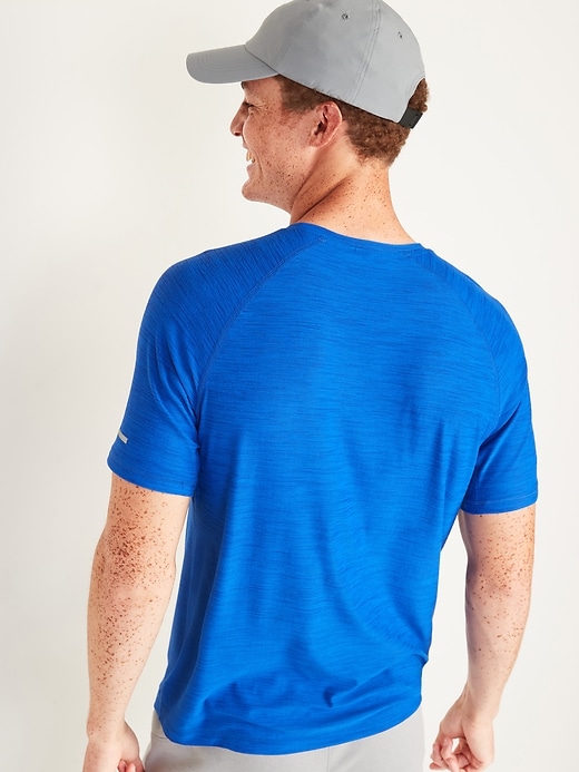 L'image numéro 3 présente T-shirt ras du cou Breathe ON pour homme