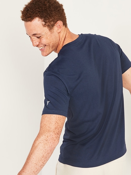 L'image numéro 2 présente T-shirt Core Go-Dry Cool à contrôle des odeurs pour homme