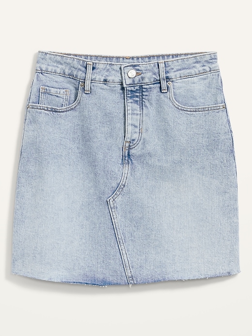 L'image numéro 4 présente Jupe en jean à ourlet brut, taille haute et braguette à boutons pour Femme