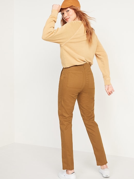 L'image numéro 6 présente O.G. à taille haute Pantalon chino droit pour Femme