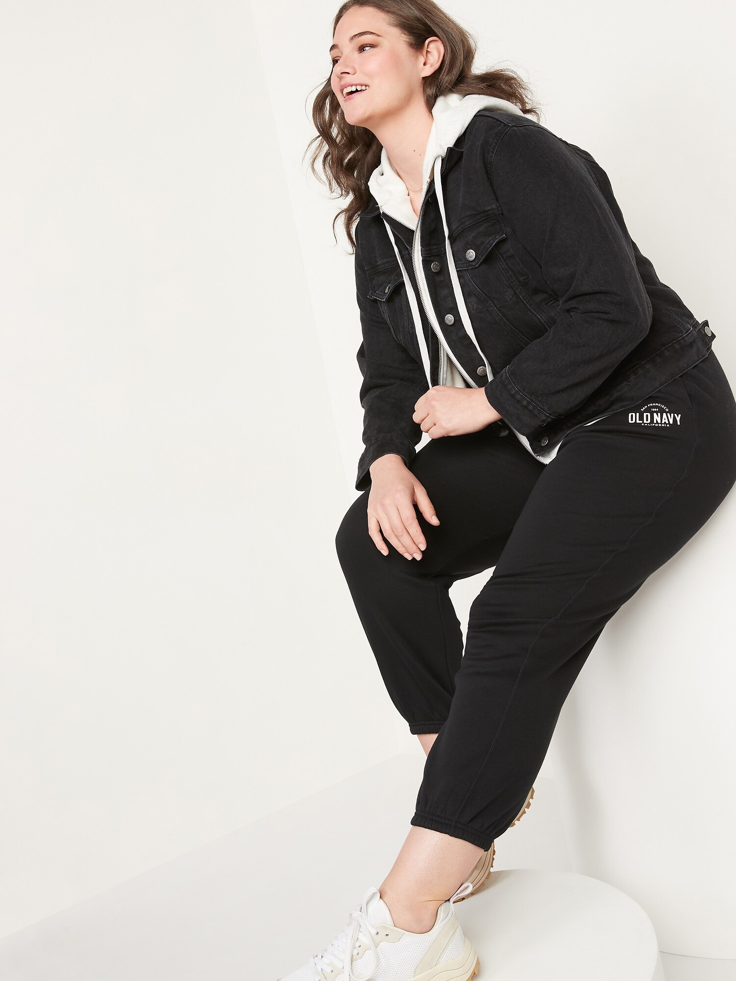 Extra High-Waisted Logo-Graphic 