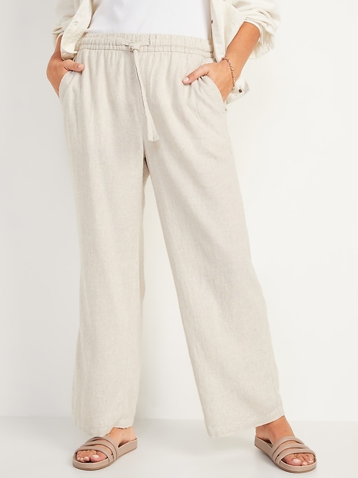 L'image numéro 1 présente Pantalon en mélange de lin à taille haute et à jambe large pour Femme