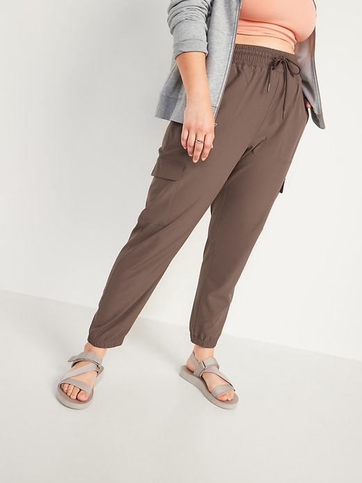 Old Navy Extra High-Waisted StretchTech Performance Cargo Jogger