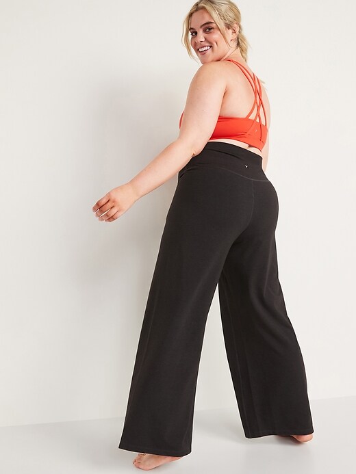 Image number 8 showing, Extra High-Waisted PowerChill Hidden-Pocket Wide-Leg Yoga Pants for Women