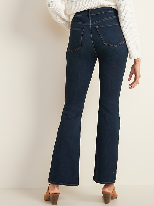 L'image numéro 6 présente Jeans à jambe évasée et à taille haute pour femme