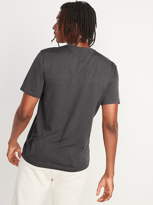 L'image numéro 2 présente T-shirt à imprimé Go-Dry Cool à contrôle des odeurs pour homme