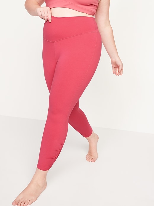 Image number 7 showing, Extra High-Waisted PowerChill Hidden-Pocket Ruched 7/8-Length Leggings for Women