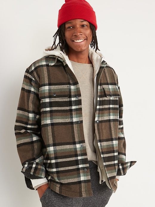 L'image numéro 1 présente Veste-chemise à carreaux en mélange de laine doublée en sherpa pour homme