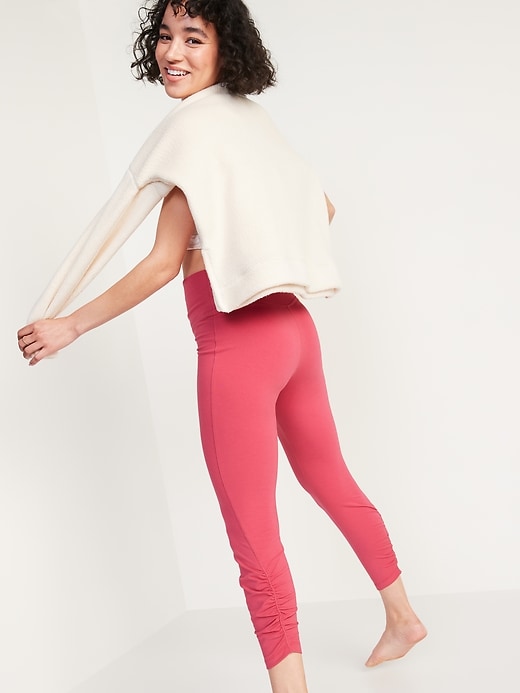 Image number 3 showing, Extra High-Waisted PowerChill Hidden-Pocket Ruched 7/8-Length Leggings for Women