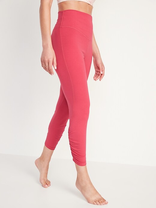 Image number 5 showing, Extra High-Waisted PowerChill Hidden-Pocket Ruched 7/8-Length Leggings for Women