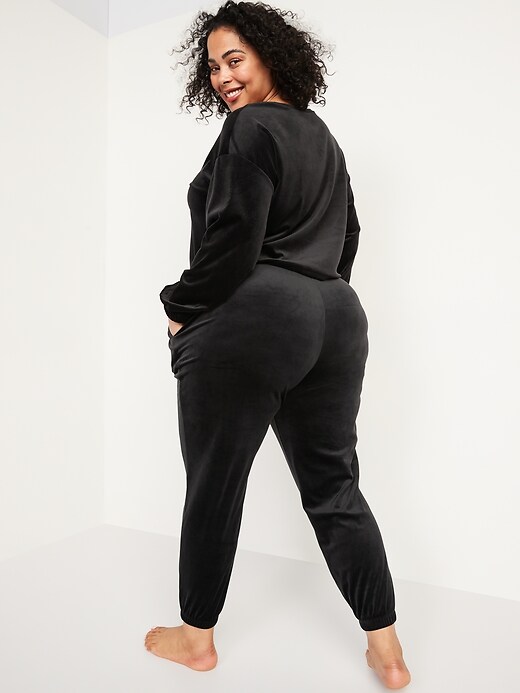Image number 8 showing, High-Waisted Luxe Velvet Jogger Sweatpants
