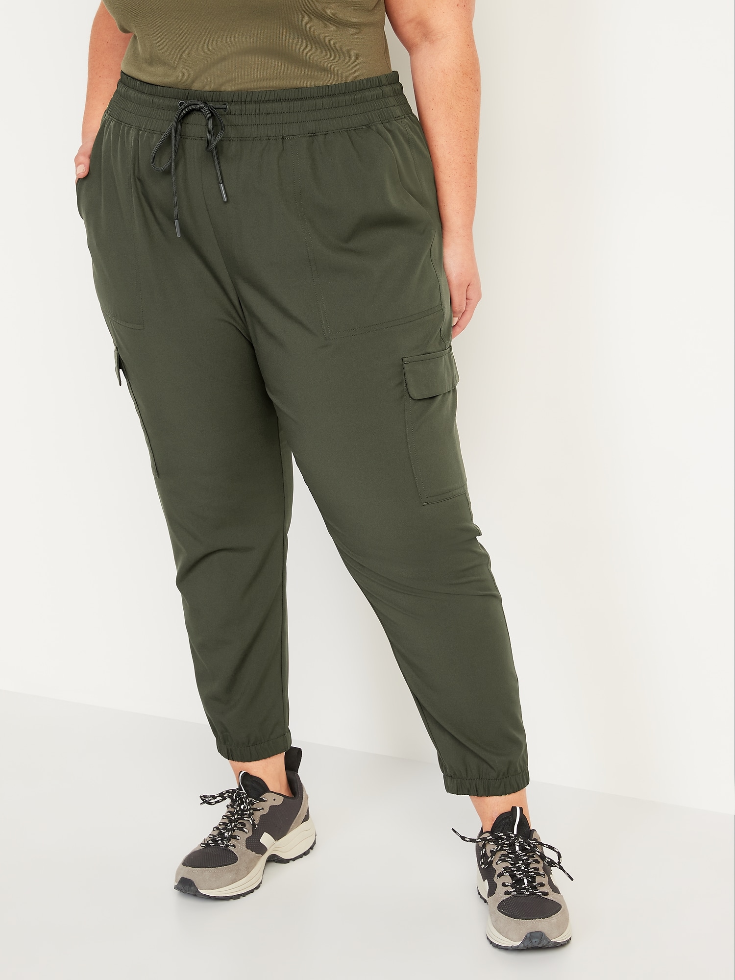 old navy women's cargo pants pockets