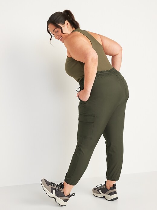 Old Navy Green High-Waisted StretchTech Cargo Jogger Pants - LP Size L  petite - $25 - From Lindsay