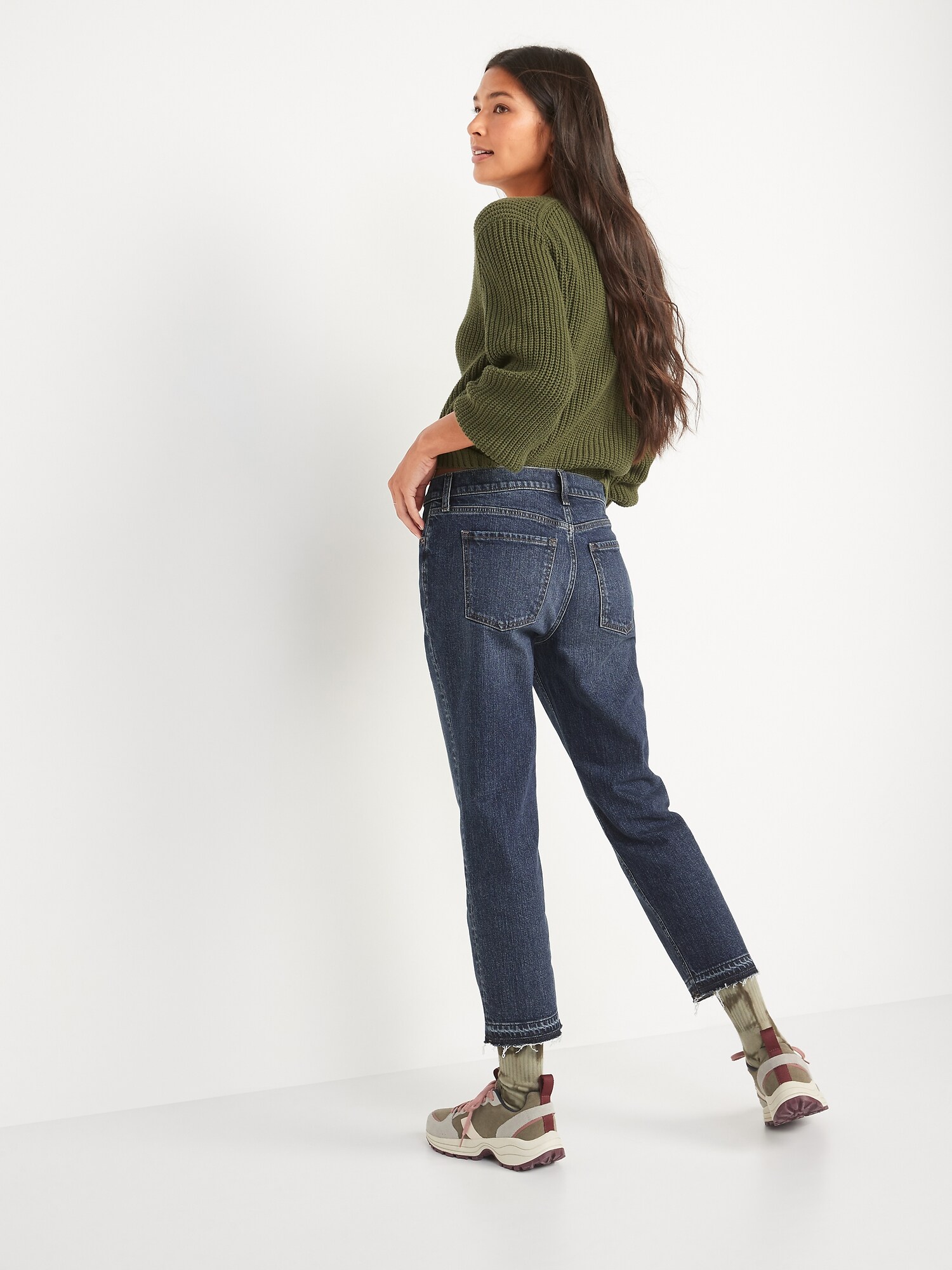 Mid-Rise Boyfriend Straight Cut-Off 