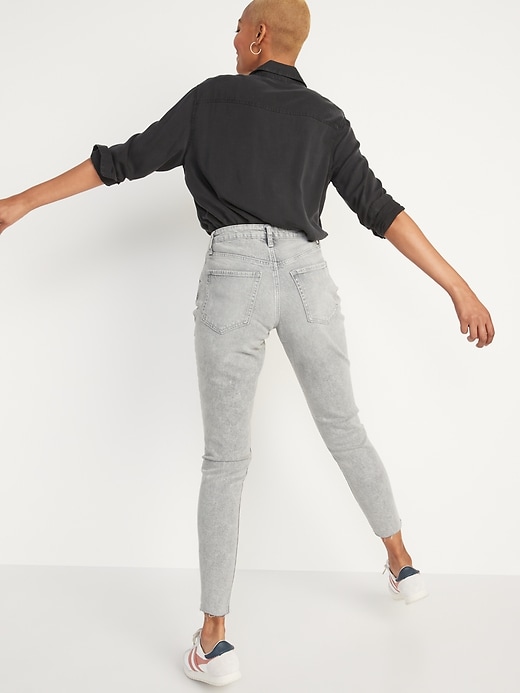 Image number 2 showing, Curvy High-Waisted Button-Fly O.G. Straight Cut-Off Jeans for Women