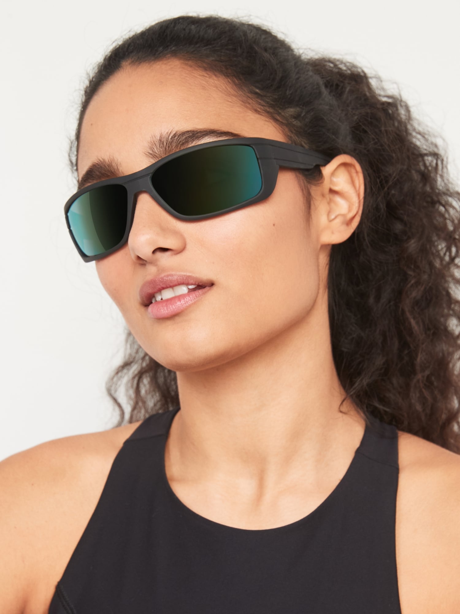 Mirrored sports sunglasses