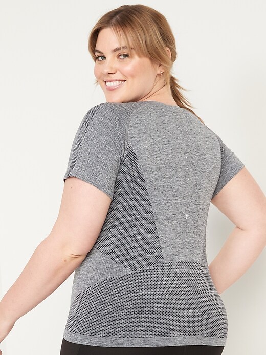 Image number 8 showing, Fitted Seamless Performance T-Shirt for Women