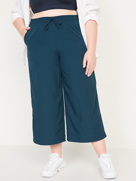 Image number 7 showing, Extra High-Waisted StretchTech Cropped Wide-Leg Pants