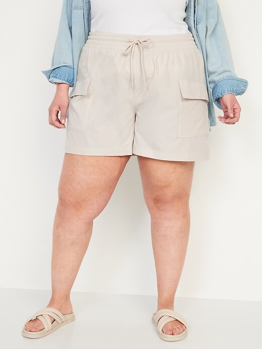 Image number 7 showing, High-Waisted StretchTech Cargo Shorts for Women -- 5-inch inseam